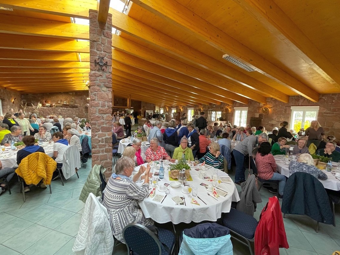 Blick in den Saal