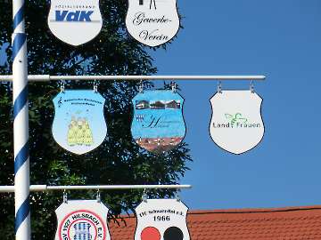 Vereinsbaum mit Wappen der LF (2)